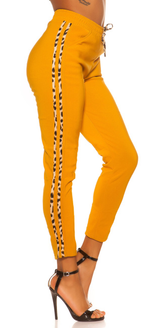 Trendy jogging broek met luipaard contrast streep mosterdgeel